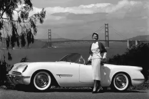 Chevrolet Corvette - 60 anni di design iconico