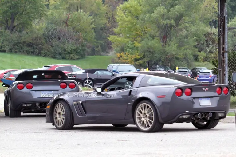 Chevrolet Corvette C7 foto spia ottobre 2011 - 11