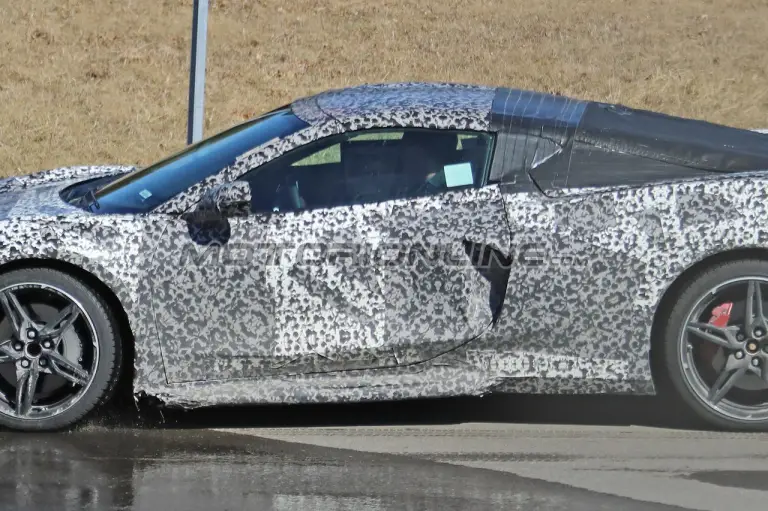 Chevrolet Corvette C8 foto spia 13 marzo 2019 - 13