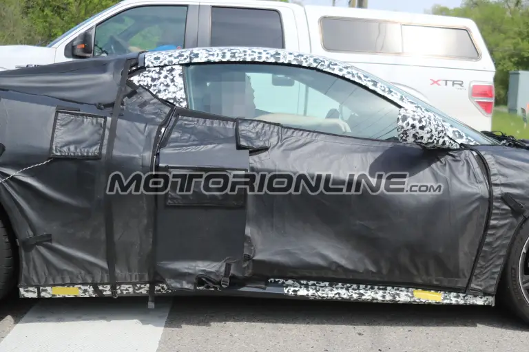 Chevrolet Corvette C8 foto spia 18 maggio 2018 - 12