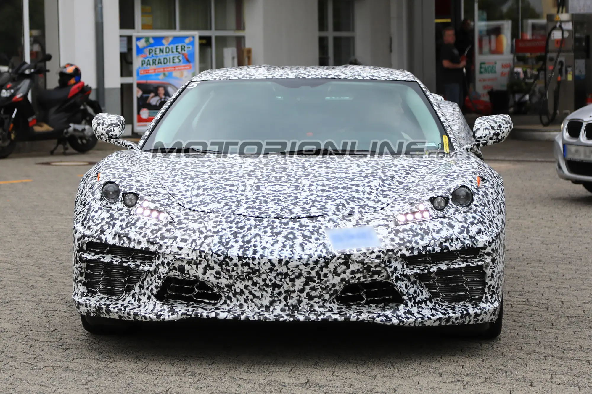 Chevrolet Corvette C8 foto spia 6 settembre 2018 - 11