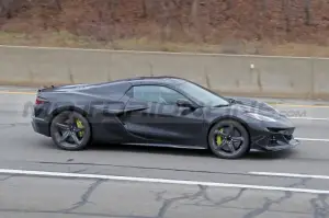 Chevrolet Corvette E-Ray 2023 - Foto Spia 17-12-2021 - 12