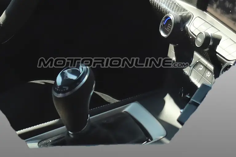 Chevrolet Corvette ZR1 interni foto spia 26 settembre 2017 - 3