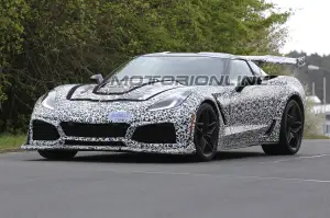 Chevrolet Corvette ZR1 MY 2018 foto spia 18 aprile 2017