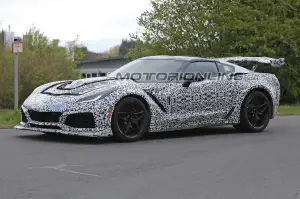 Chevrolet Corvette ZR1 MY 2018 foto spia 18 aprile 2017 - 4