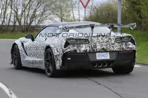 Chevrolet Corvette ZR1 MY 2018 foto spia 18 aprile 2017