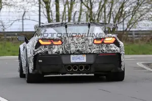 Chevrolet Corvette ZR1 MY 2018 foto spia 18 aprile 2017