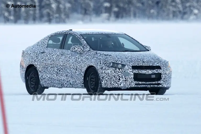 Chevrolet Cruze 2015 - Foto spia 13-02-2013 - 1