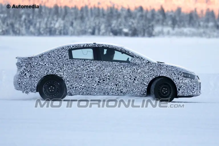 Chevrolet Cruze 2015 - Foto spia 13-02-2013 - 3