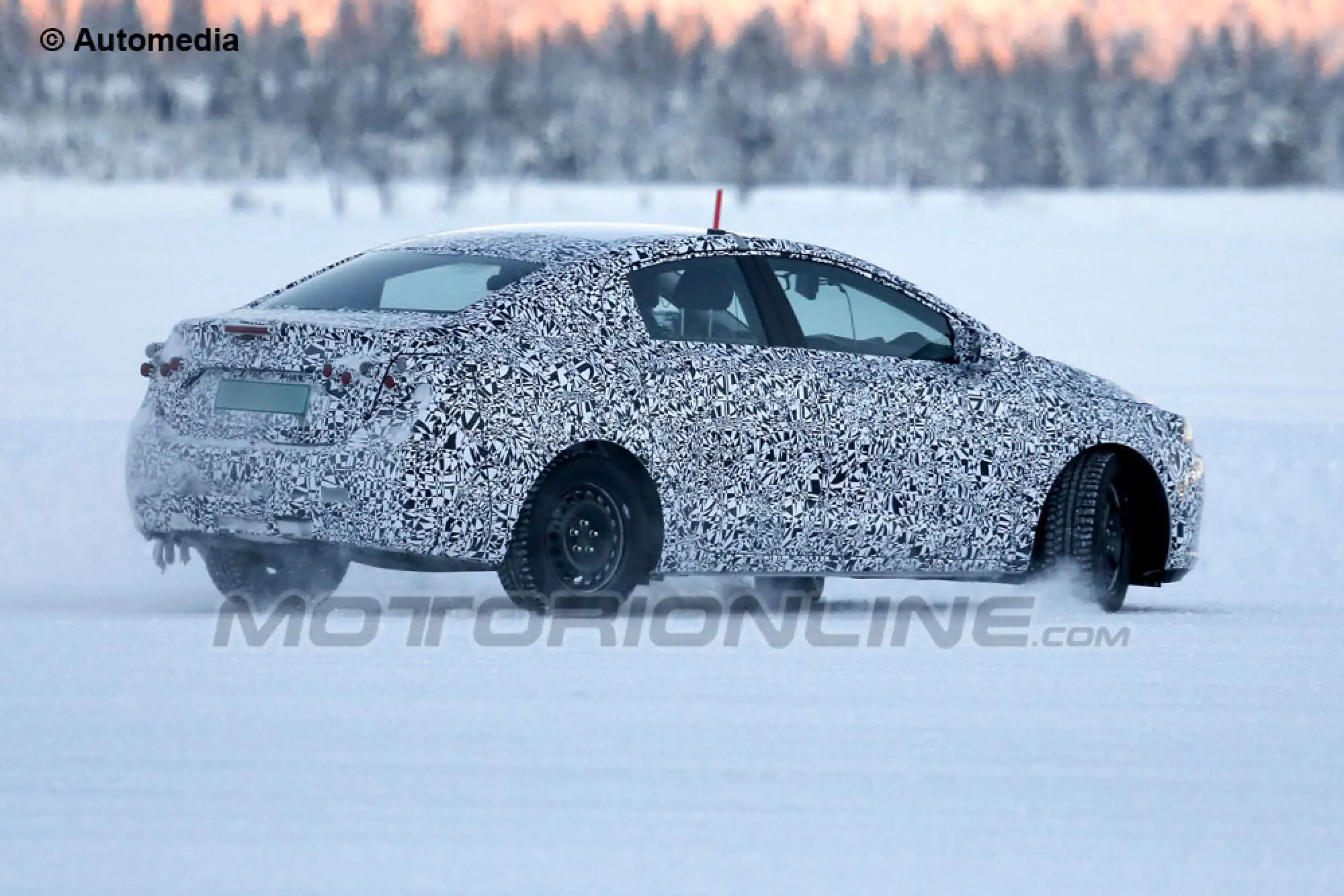 Chevrolet Cruze 2015 - Foto spia 13-02-2013 - 4