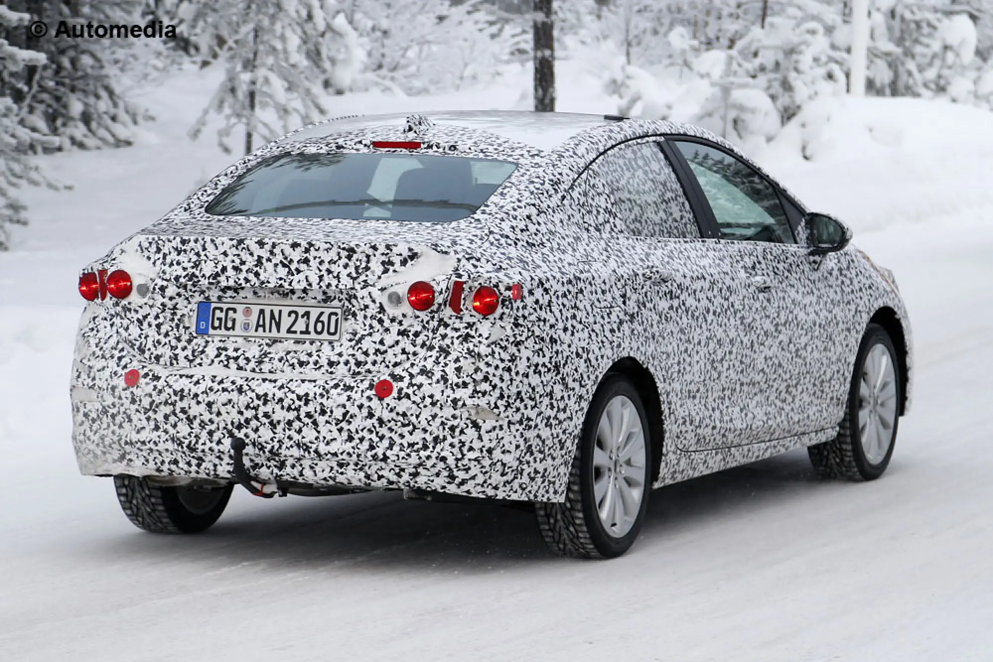 Chevrolet Cruze 2015 - Foto spia 26-01-2015 - 6