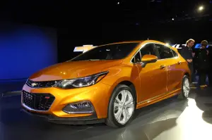 Chevrolet Cruze Hatchback - Salone di Detroit 2016 - 1