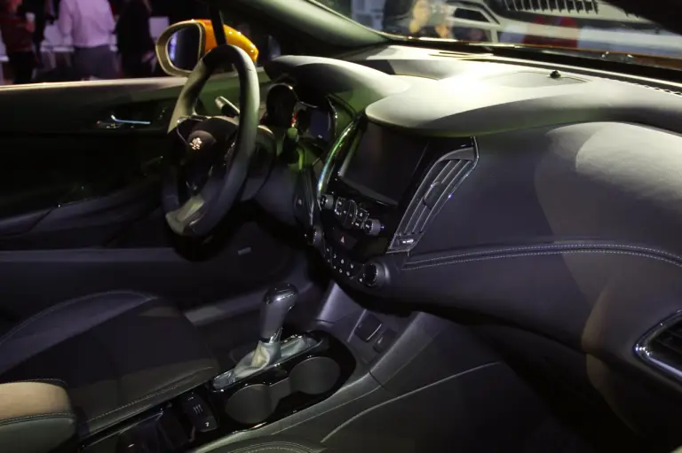Chevrolet Cruze Hatchback - Salone di Detroit 2016 - 8