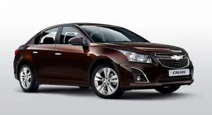 Chevrolet Cruze restyling prime immagini - 2