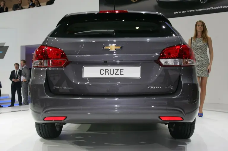 Chevrolet Cruze Station Wagon - Salone di Ginevra 2012 - 11