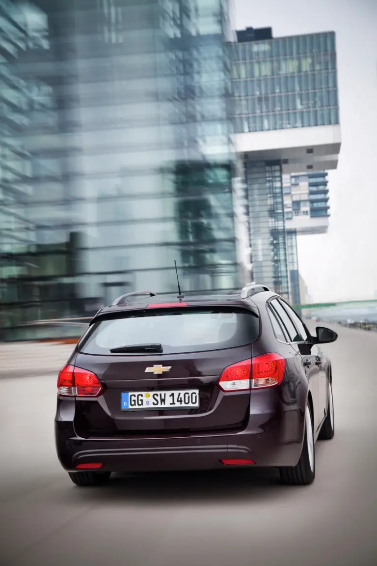 Chevrolet Cruze station wagon - 6