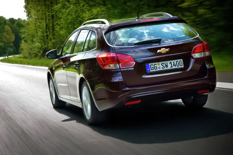 Chevrolet Cruze station wagon - 12