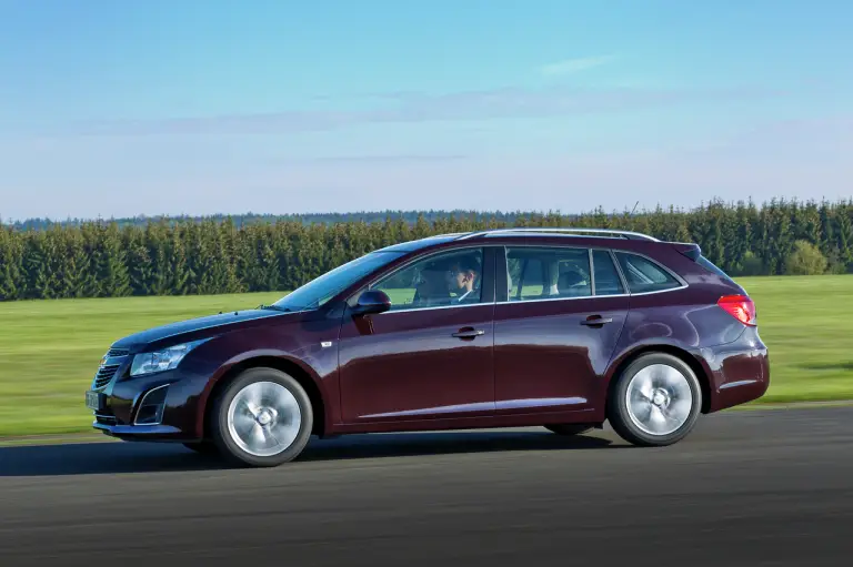 Chevrolet Cruze station wagon - 14