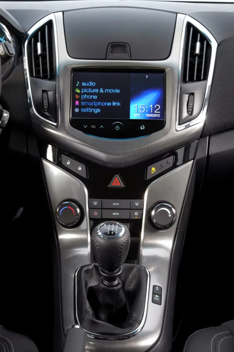 Chevrolet Cruze station wagon - 19