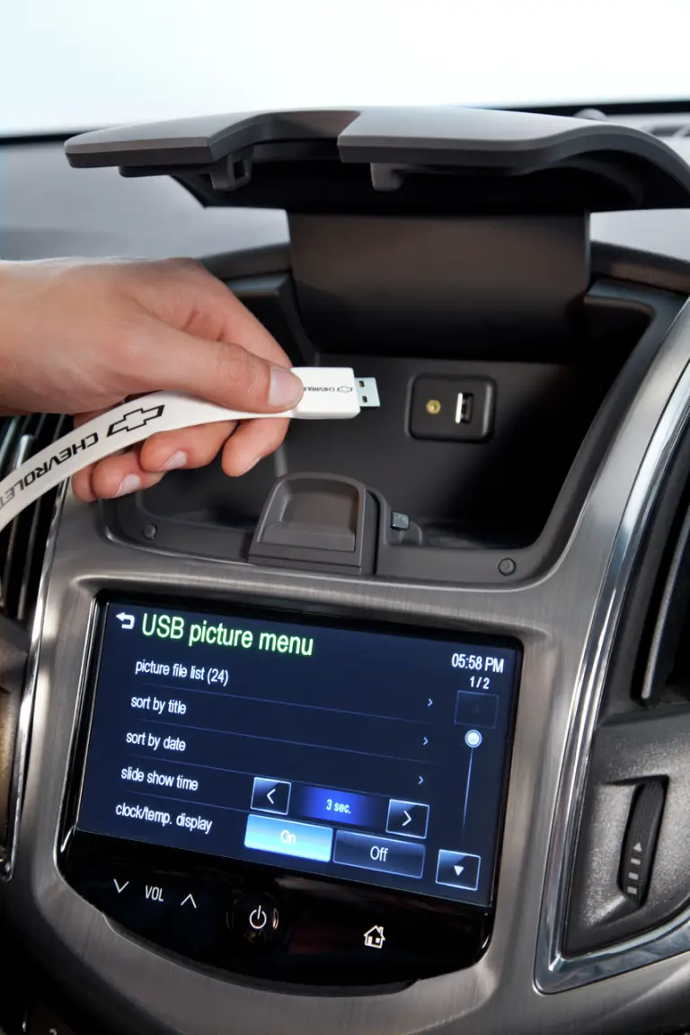 Chevrolet Cruze station wagon - 25