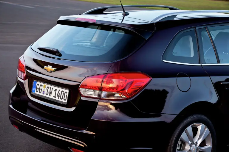Chevrolet Cruze station wagon - 36