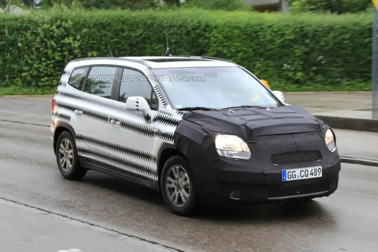 Chevrolet Orlando - Foto spia 20-06-2010 - 1