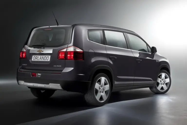 Chevrolet Orlando - 12