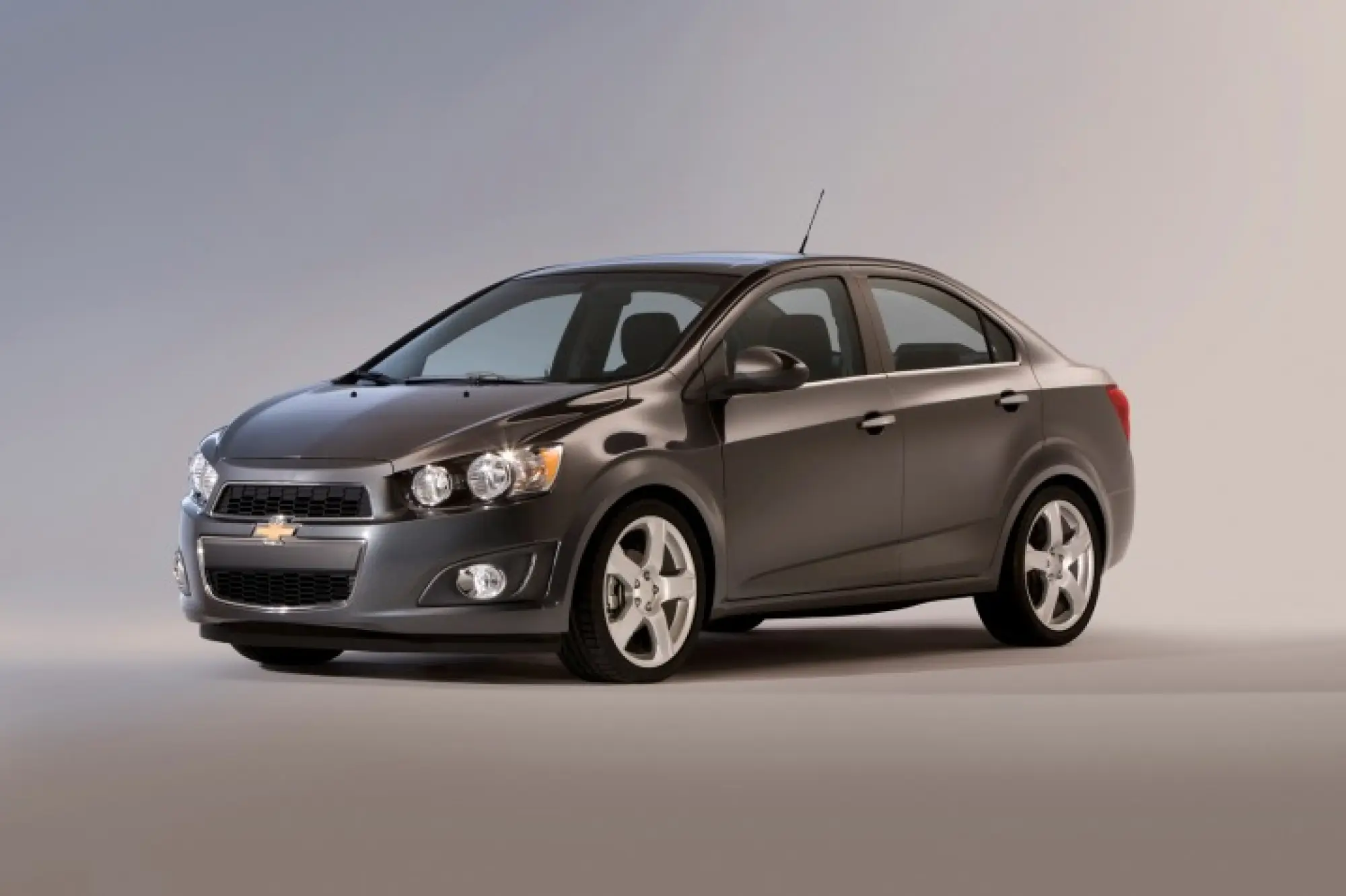 Chevrolet Sonic 2012 - 10