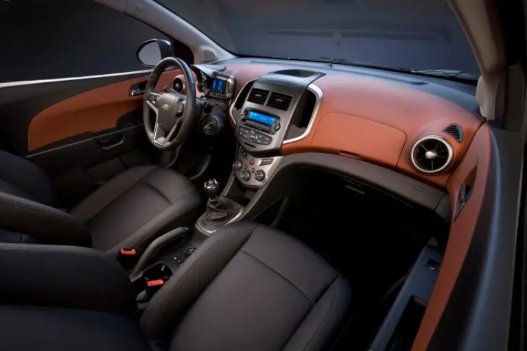 Chevrolet Sonic 2012 - 11