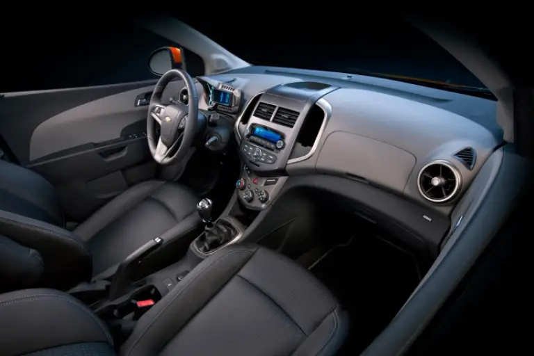 Chevrolet Sonic 2012 - 12