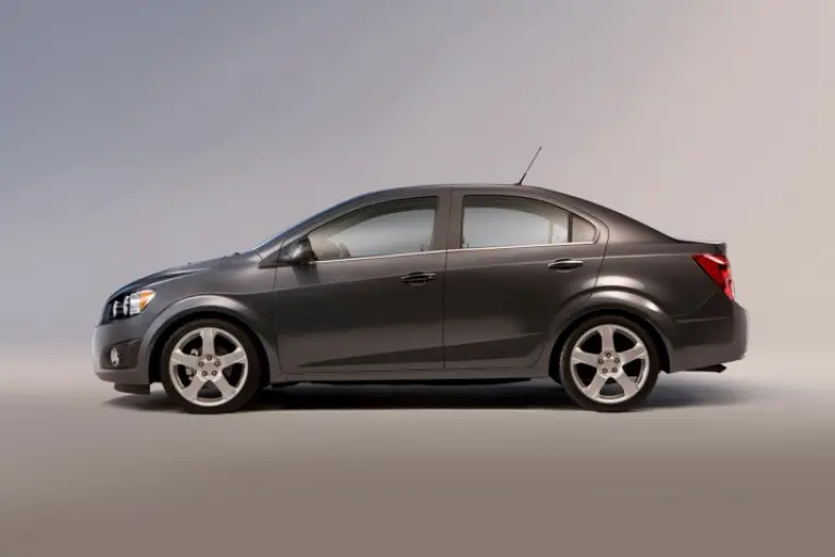 Chevrolet Sonic 2012 - 19