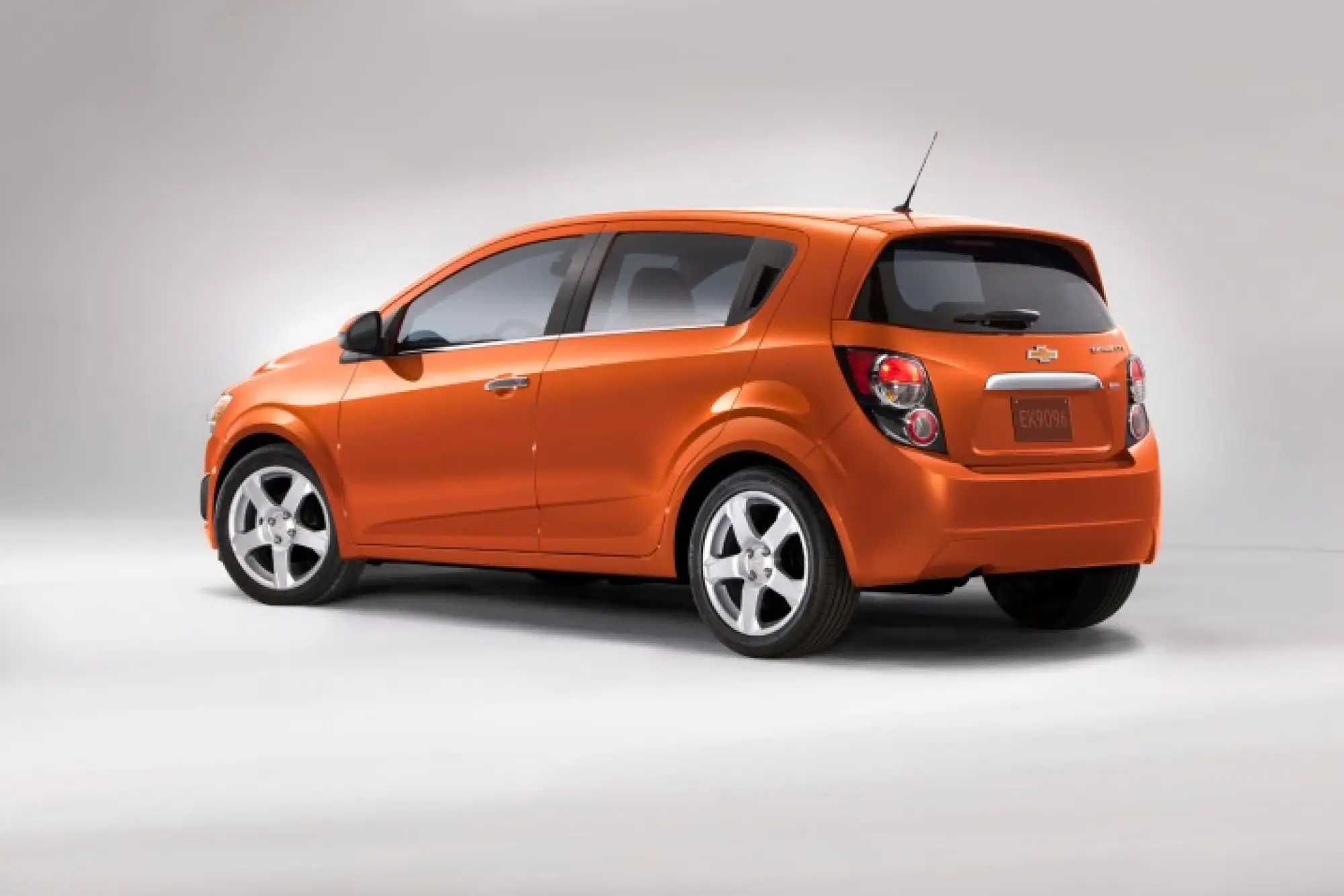 Chevrolet Sonic 2012 - 20