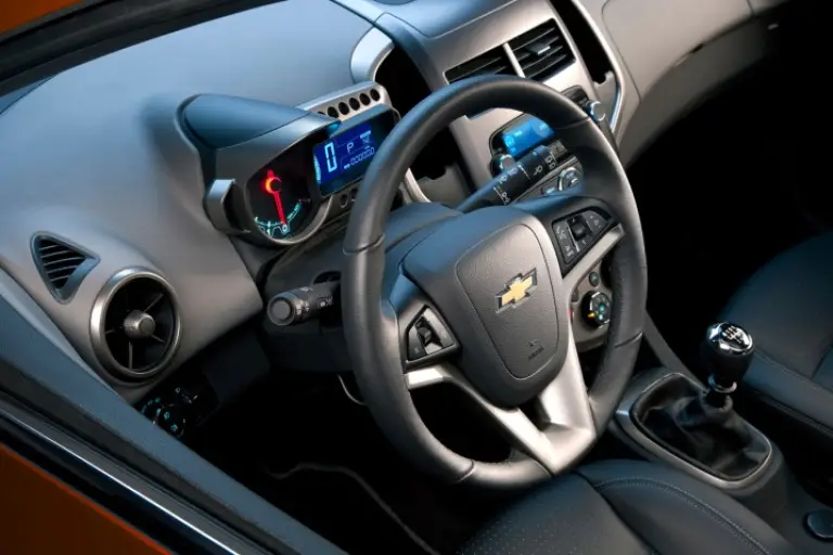 Chevrolet Sonic 2012 - 23