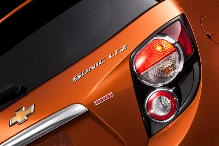 Chevrolet Sonic 2012 - 25