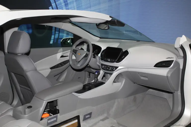 Chevrolet Volt II - Salone di Detroit 2015 - 8