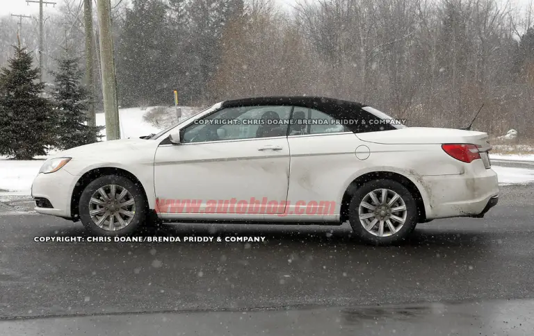 Chrysler 200 Cabriolet spy - 2