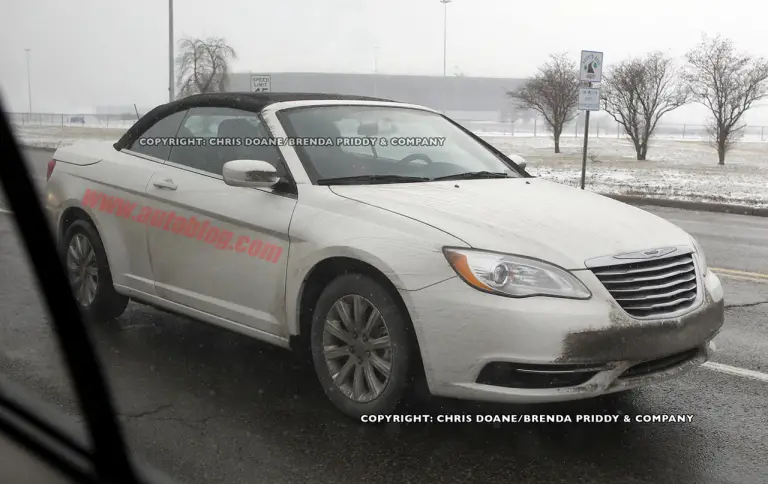 Chrysler 200 Cabriolet spy - 4