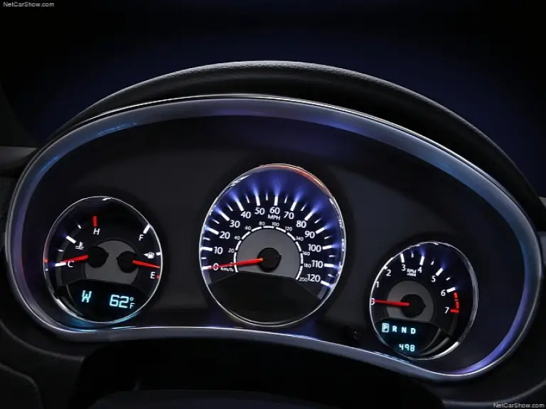 Chrysler 200 Convertible - 27
