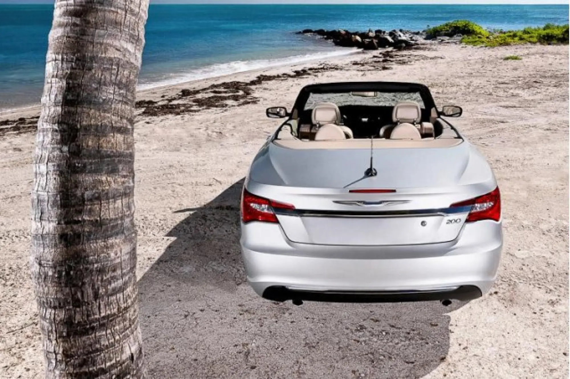 Chrysler 200 Convertible - 14