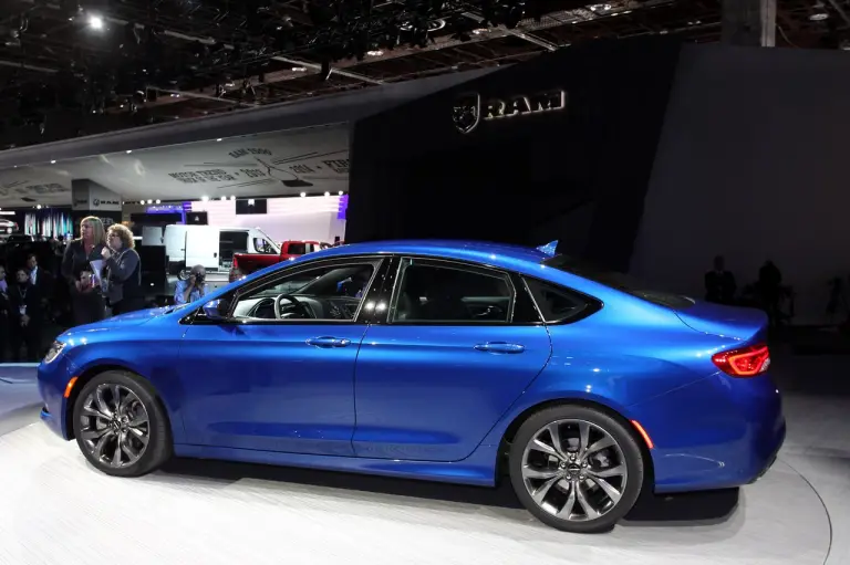 Chrysler 200 - Salone di Detroit 2014 - 11