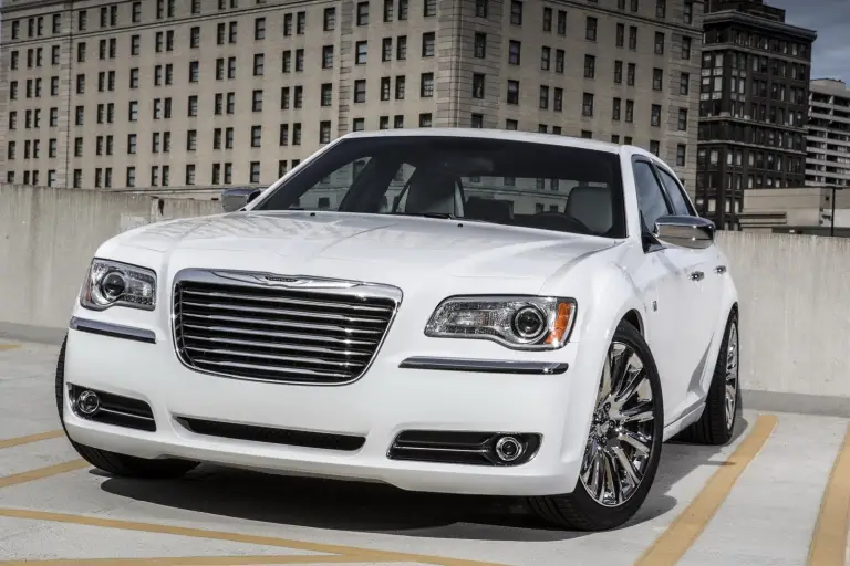 Chrysler 300 Motown Edition - 13