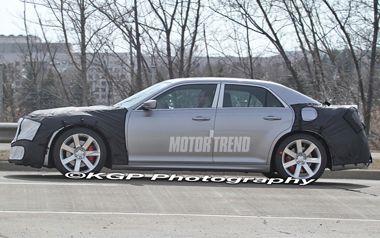 Chrysler 300 SRT8 Spy