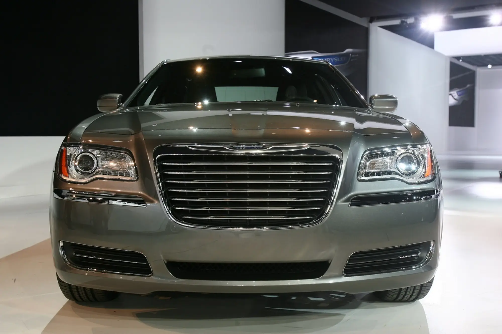 Chrysler 300c al Salone di Detroit 2011 - 3