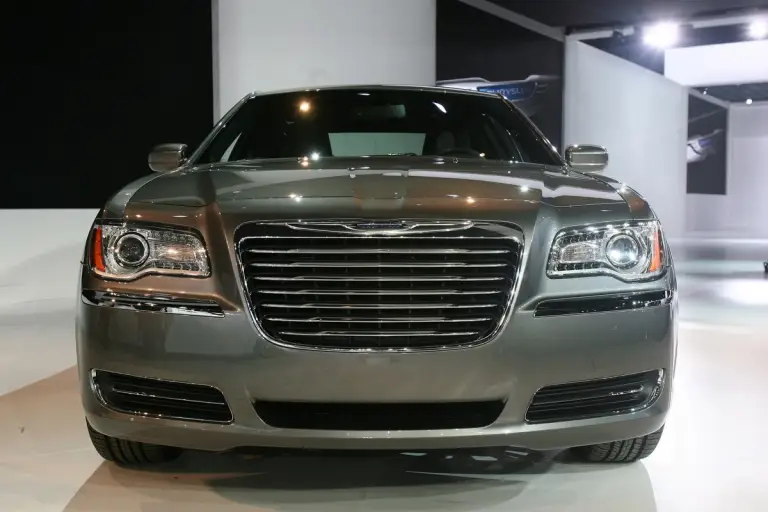 Chrysler 300c al Salone di Detroit 2011 - 3