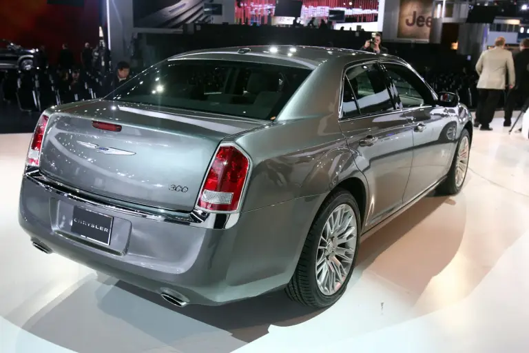 Chrysler 300c al Salone di Detroit 2011 - 5