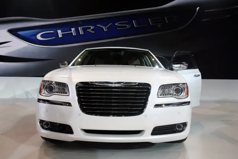 Chrysler 300c al Salone di Detroit 2011 - 13