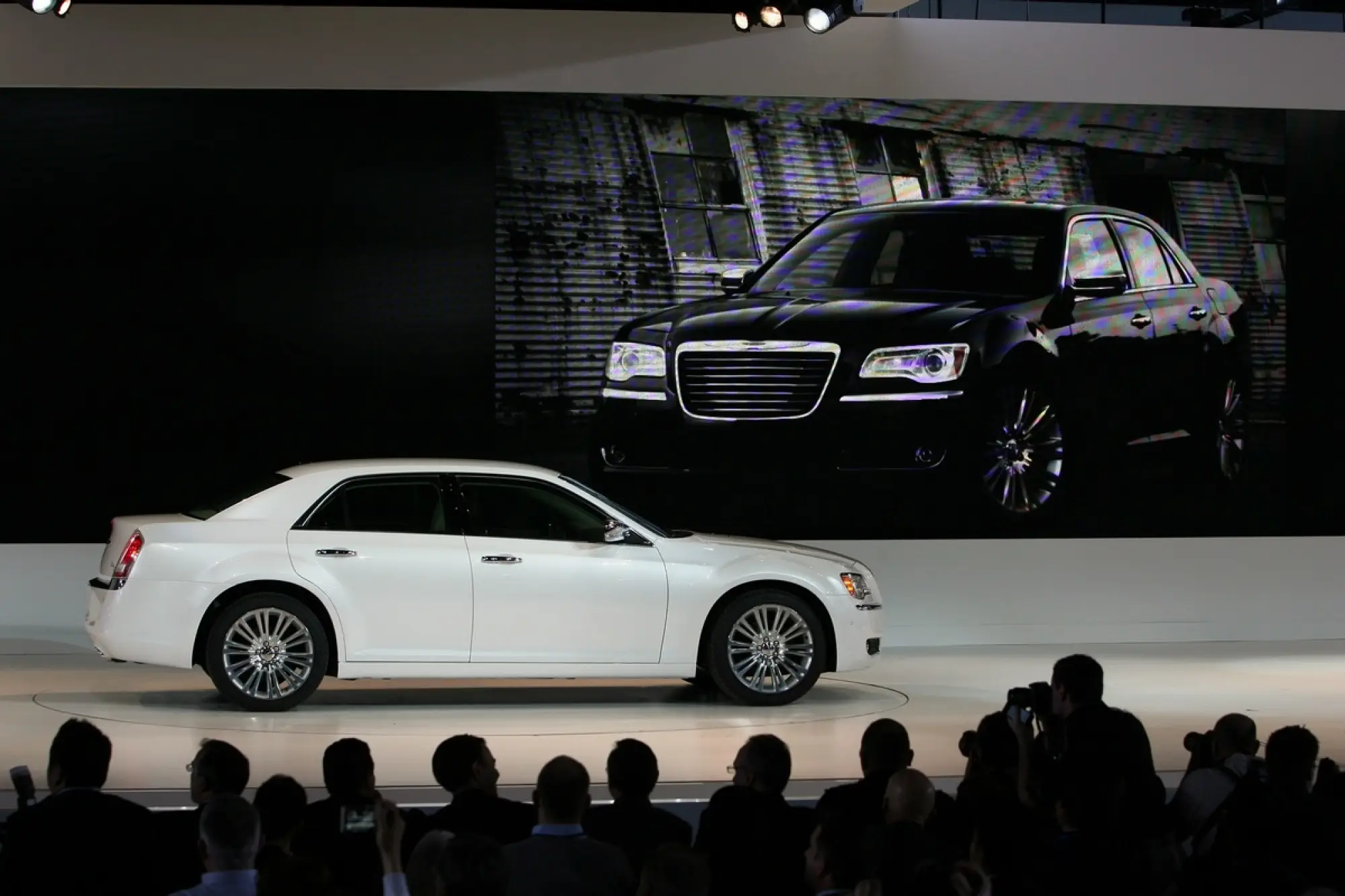 Chrysler 300c al Salone di Detroit 2011 - 15