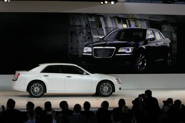 Chrysler 300c al Salone di Detroit 2011 - 15