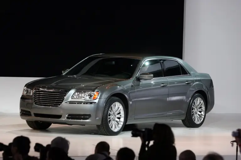 Chrysler 300c al Salone di Detroit 2011 - 16