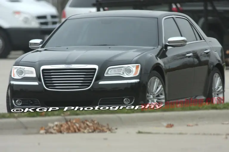 Chrysler 300C spy - 8